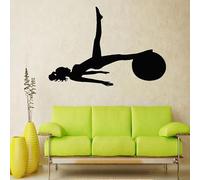 Calcomanía de pared de mujer con una bola de pilates para yoga, deportes, gimnasio, decoración extraíble para el hogar, silueta, arte, murales de vinilo, 59 x 83 cm