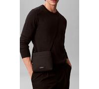 Calvin Klein Emblem Emboss Sling Bag Black Talla: OS | Bolsos Outlet | Hombre | Negro