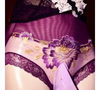 Calzoncillos de encaje transparente de soporte suave para hombre con bolsa frontal e integración de vaina, mezcla rica en nailon para mayor comodidad y retención (bolsa de pelota morada)