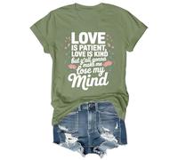 Camiseta con cuello en V y cuello en V con texto en inglés "Love is Patient Love is Kind" "These Kids Going to Make Me Lose My Mind", verde, S
