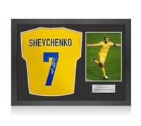 Camiseta de Ucrania 2011-13 firmada por Andriy Shevchenko. Marco con icono.