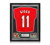 Camiseta del Manchester United 1999 firmada por Ryan Giggs. Marco superior.
