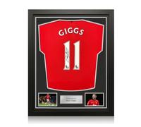 Camiseta del Manchester United 2013-14 firmada por Ryan Giggs. Enmarcada.