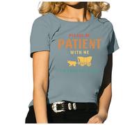Camiseta divertida para mujer con texto en inglés "Please Be Patient with Me" de los años 1900, camiseta con letras gráficas de los años 90, Gris claro., XL