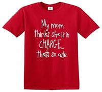 Camiseta divertida para niños con texto "Mom Thinks SHE is in CHARGECREW", Camiseta roja con estampado blanco, 5-6 años