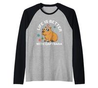 Capibara para mujeres, niñas, hijas, la vida es mejor con capy Camiseta Manga Raglan