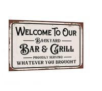 Carastora Letrero de metal vintage divertido y sarcástico para decoración de pared, letrero de metal vintage, placa de metal retro con texto en inglés "Welcome to Our Backyard Bar", decoración de
