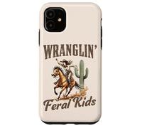 Carcasa para iPhone 11 Funny Mom Riding. Western Cowboy Mama Wranglin Feral Kids