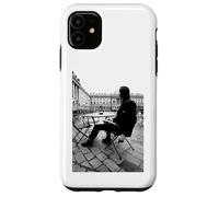 Carcasa para iPhone 11 Richard Hawley de pie en el Borde del Cielo por Andy Willsher
