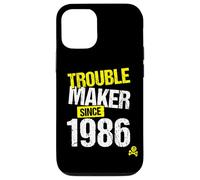 Carcasa para iPhone 12/12 Pro Trouble Maker Desde 1986 - Año de Nacimiento de Broma sarcástica