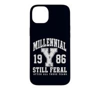 Carcasa para iPhone 14 Plus Millennial Still Feral 1986 Funny Gen Y Retro Cita