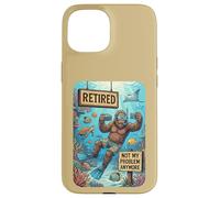 Carcasa para iPhone 15 Funny Retired Not My Problem Anymore Scuba Bigfoot
