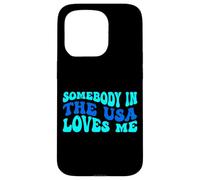 Carcasa para iPhone 15 Pro Somebody in The USA Loves Me Modern Boho Vibe