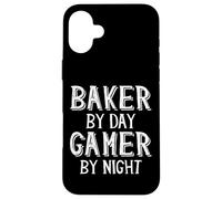 Carcasa para iPhone 16 Plus Baker by Day Gamer by Night Funny Local Pastry Bakery Owner