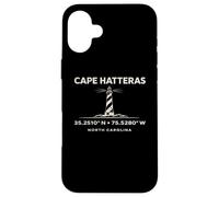 Carcasa para iPhone 16 Plus Coordenadas del Faro de Cape Hatteras Carolina del Norte