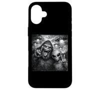 Carcasa para iPhone 16 Plus Funny Alien and Bigfoot Selfie UFO Rock on Sign Sasquatch
