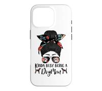 Carcasa para iPhone 16 Pro Kinda Busy Being A Dog Mom Plott Hound Funny Messy Bun