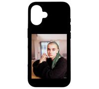 Carcasa para iPhone 16 Retrato de Sinéad O'Connor Nothing Compares 2 U por AJ Barratt