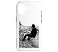 Carcasa para iPhone 16 Richard Hawley de pie en el Borde del Cielo por Andy Willsher