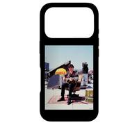 Carcasa para iPhone 17 Pro Guitarrista Robbie Robertson de la Banda Foto de AJ Barratt