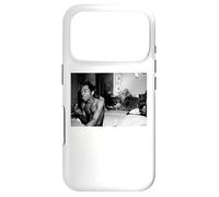Carcasa para iPhone 17 Pro Leyenda afrobeat de Fela Kuti en Londres por AJ Barratt