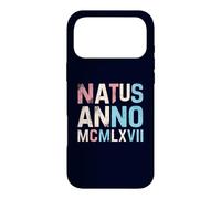 Carcasa para iPhone 17 Pro MAX Natus Anno 1967 Fiesta de cumpleaños números Romanos MCMLXVII