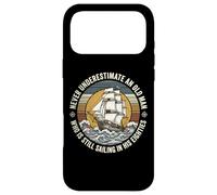 Carcasa para iPhone 17 Pro MAX Never Underestimate An Old Man Who Is Sailing In Eighties