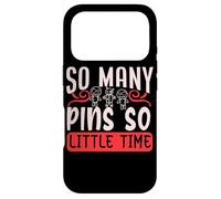 Carcasa para iPhone 17 Pro Muñeca vudú So Many Pins So Little Time para Mujeres y Hombres Halloween