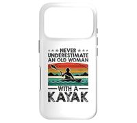 Carcasa para iPhone 17 Pro Nunca Subestimes a una anciana con un Kayak remando