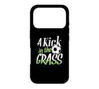 Carcasa para iPhone 17 Pro Tiro de portería de fútbol Kick In The Grass