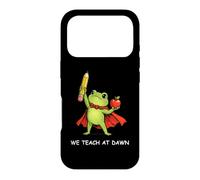 Carcasa para iPhone 17 Pro We Teach at Dawn Funny Teacher Frog Back to School Men Women