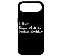 Carcasa para iPhone Air Frases Divertidas de «Hago Magia con la máquina de Coser» para Amantes de la Costura