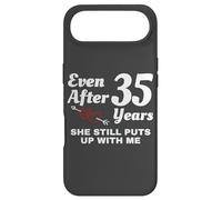 Carcasa para iPhone Air She Still Puts Up with Me 35 Aniversario de Bodas
