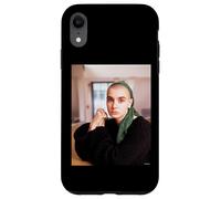 Carcasa para iPhone XR Retrato de Sinéad O'Connor Nothing Compares 2 U por AJ Barratt