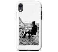 Carcasa para iPhone XR Richard Hawley de pie en el Borde del Cielo por Andy Willsher