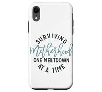 Carcasa para iPhone XR Sobreviviendo a la Maternidad Una Crisis a la Vez Humor Divertido Mamá
