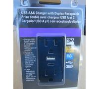 Cargador rápido de CA Eaton TRUSBAC15USB con receptáculo doble.