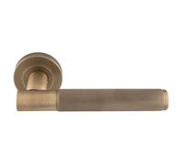 Carlisle Brass Lagos Ulitmate - Paquete de puerta, incluye un par de asas, 3 bisagras y un pestillo de 7,6 cm en latón antiguo