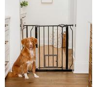Carlson - Puerta Extra Ancha para Mascotas con Puerta pequeña para Mascotas, Incluye Kit de extensión de 4 Pulgadas, Kit de Montaje a presión y Kit de Montaje en Pared, Color Negro