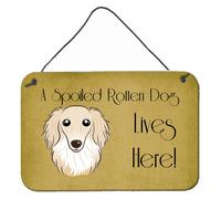 """"Caroline's Treasures BB1460DS812 Perro salchicha de pelo largo crema mimado perro vive aqu impresiones para colgar en la pared o puerta 8 x 12