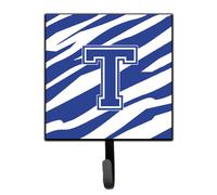 ""Caroline's Treasures CJ1034-TSH4 - Gancho para correa o llavero peque o multicolor con inicial de la letra T y rayas de tigre en azul y blanco""""