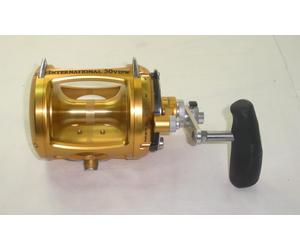 Carrete Convencional Internacional Penn 1370781 INT50VISW De 2 Velocidades Oro