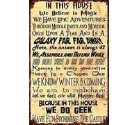 Cartel de aluminio de 20,3 x 30,48 cm con texto en inglés «In This House We Do Geek, Magic Poster» para decoración de pared
