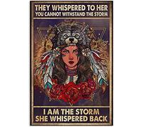 Cartel de estaño con texto en inglés "I am the storm she Echo Whisper" para bar, cafetería, sala de estar, dormitorio, club, garaje, cueva, decoración de pared del hogar, placa de metal vintage de 8 x