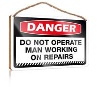 Cartel de madera con panel a base de madera | Horas de operación y gancho preinstalado, decoración de casa de lago para el hogar/Danger Do Not Operate Man Working On Repairs