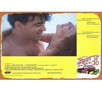 Cartel de metal retro clásico con texto en inglés "HURRY UP OR I'LL BE 30 Lobby Card 4 John Lefkowitz Linda De Coff Danny DeVito Vintage Metal Tin Sign TV Film Poster Gift Karaoke Bar Pub Club" Placa