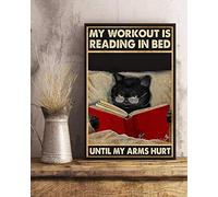Cartel vintage con texto en inglés "My Workout Is Reading In Bed", diseño de gato negro con texto en inglés "My Workout Is Reading In Bed"