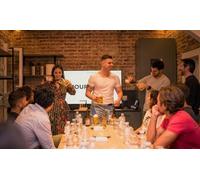 Cata personalizada de 4 cervezas artesanas y 4 quesos del mundo guiada por sumiller certificado para 2 personas.