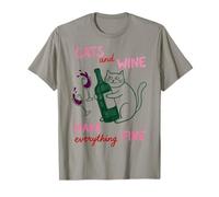 Cats and Wine Make Everything Fine Funny Cat Mom Camiseta