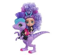 Cave Club Bebé con dinosaurio, muñeca pelo morado con mascota y accesorios, juguete para niñas y niños +4 años (Mattel GXP24)